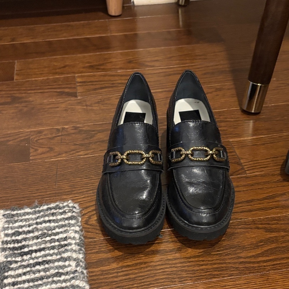 Dolce Vita Black Loafers Gold Chain - Picture 8 of 8